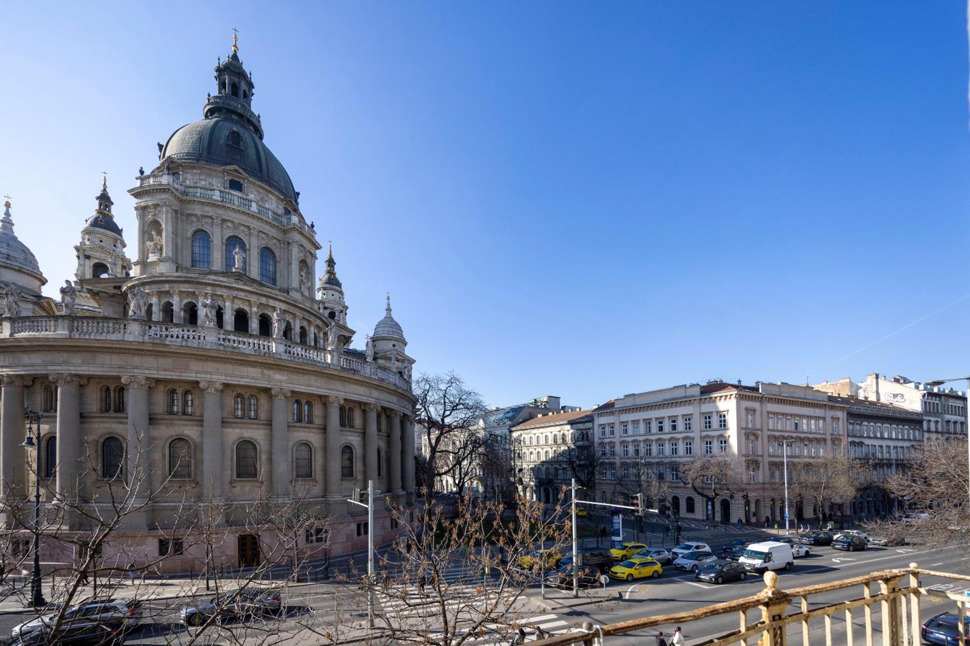 Luxurious W/ A Stunning View To The Basilica Apartman *